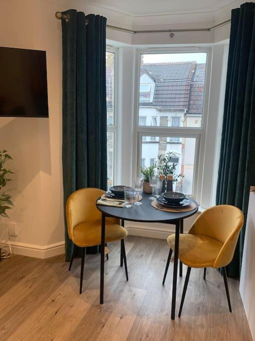 Alto - Lovely 2 Bedroom Serviced Apartment Bristol By Mint Stays Exteriér fotografie
