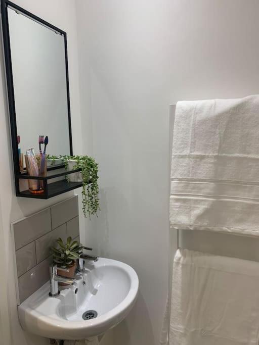 Alto - Lovely 2 Bedroom Serviced Apartment Bristol By Mint Stays Exteriér fotografie